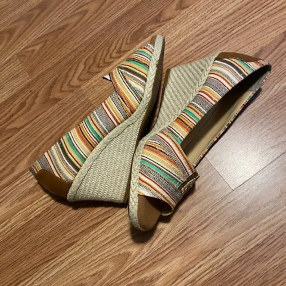 Michelle D Stripe Peep Toe Espadrille Wedges, size 9 1/2